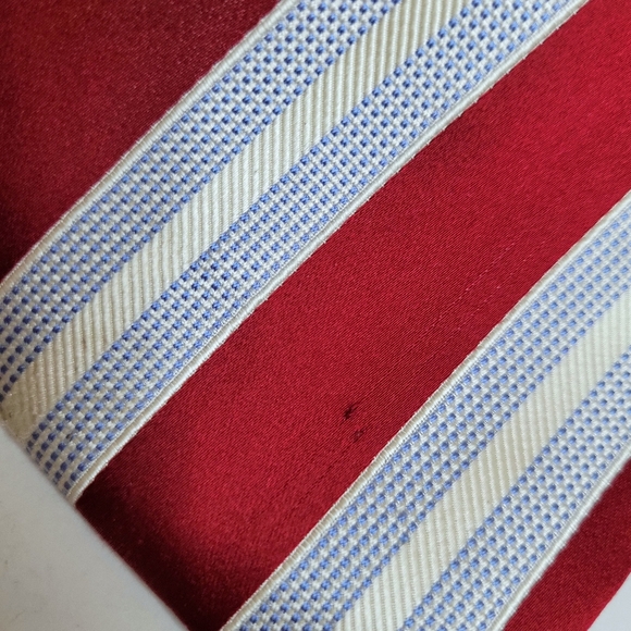 Lot 2 Donald Trump 100% Silk Neckties Red White+Cream Signature Collection Read - Picture 6 of 15